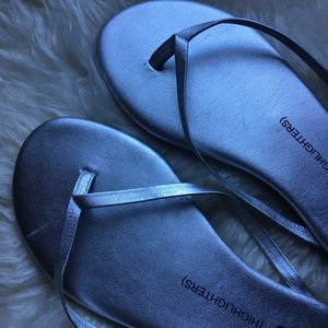 Tkees metallic silver leather thongs